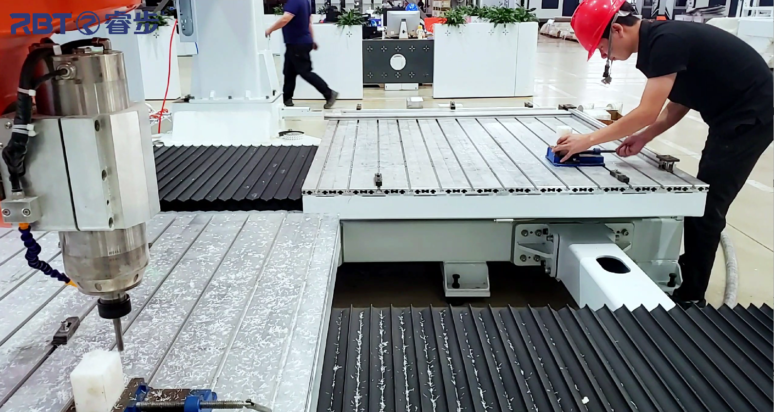 5 оси с ЧПУ с двойной таблицей